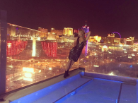 Paris Hilton bawi się w Las Vegas